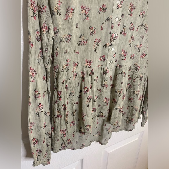 Floral Babydoll Fit Long Sleeve Button Blouse V Neck Hi-Low Medium - Picture 2 of 10